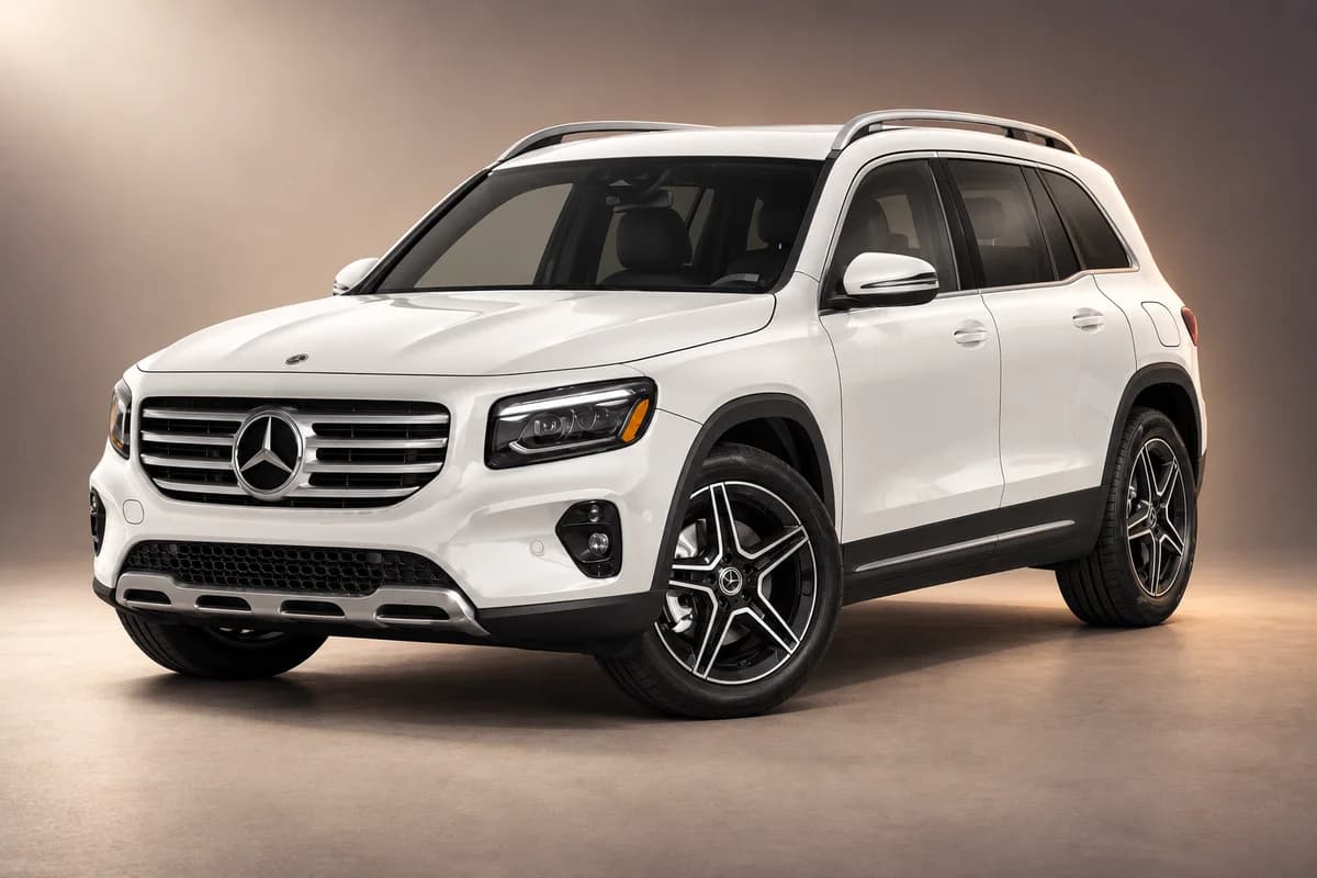 Per KI neu gestaltete repräsentative Studioillustration der Modellfamilie Mercedes-Benz glb; tatsächliche Generation, Ausstattungsvariante, Farbe und Spezifikation muss der Vermieter bestätigen